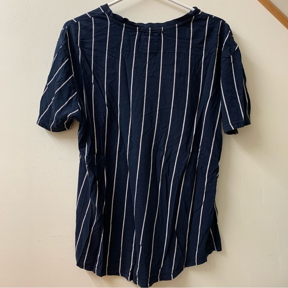 Forever 21 Men’s Striped Top - Picture 3 of 3